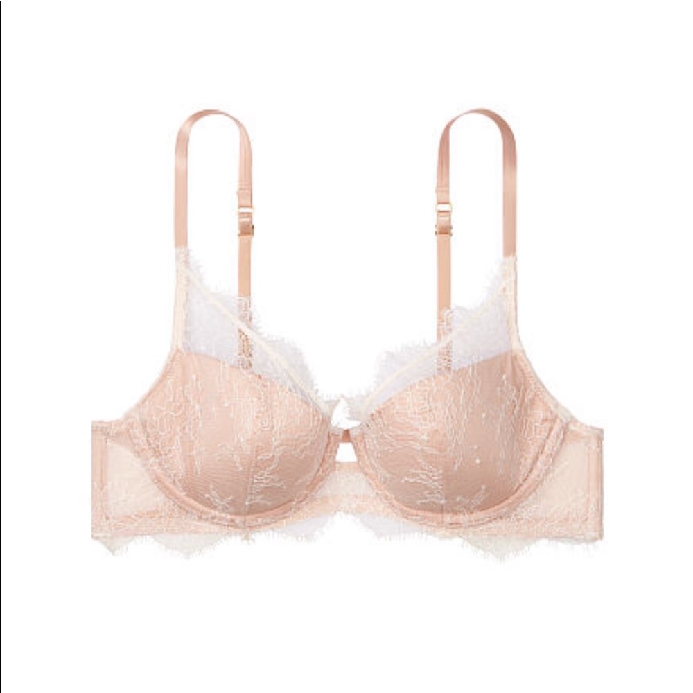 🔥 Chantilly Lace Plunge.